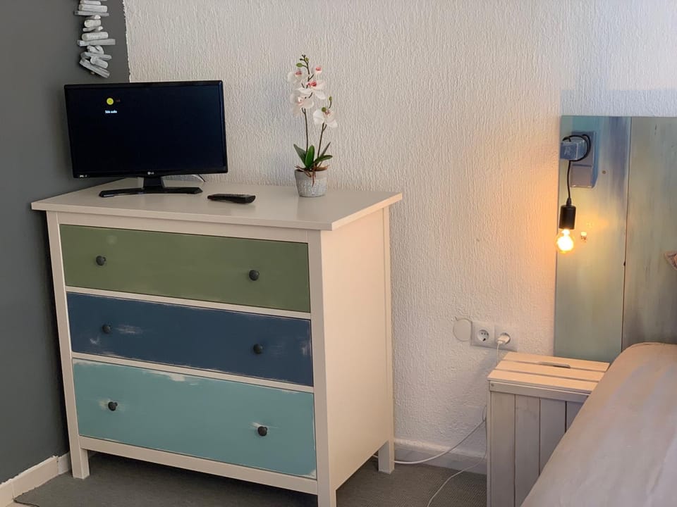 TV and multimedia, wardrobe