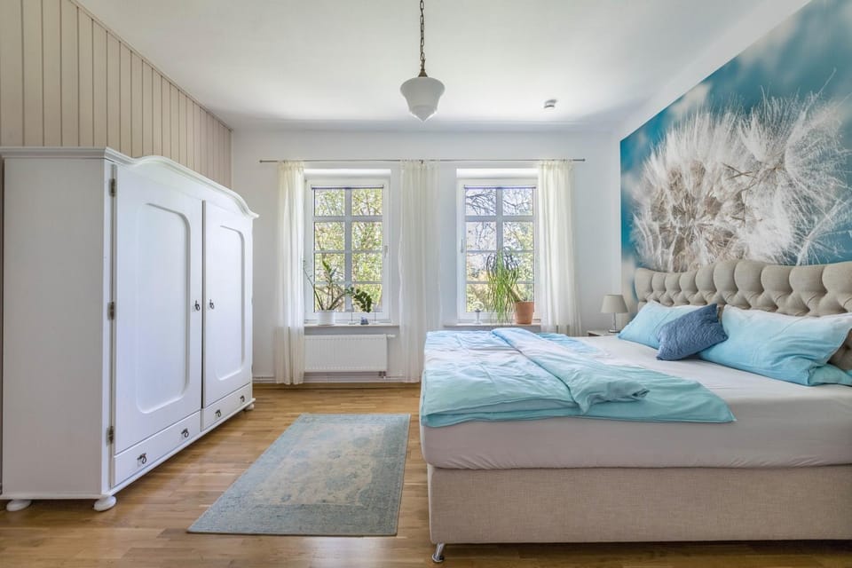 Living room, Bedroom