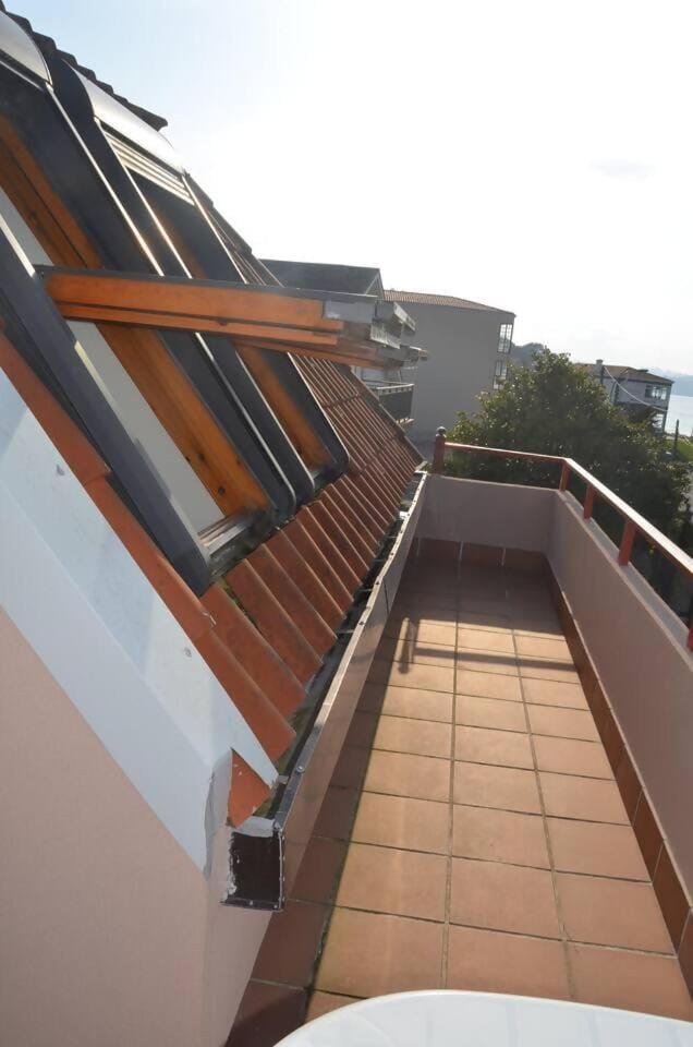 Precioso ático a pie de playa, en Miño. Apartment in O Eume