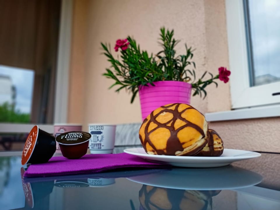 Coffee/tea facilities, Food and drinks, Food, Breakfast, Continental breakfast, Drinks