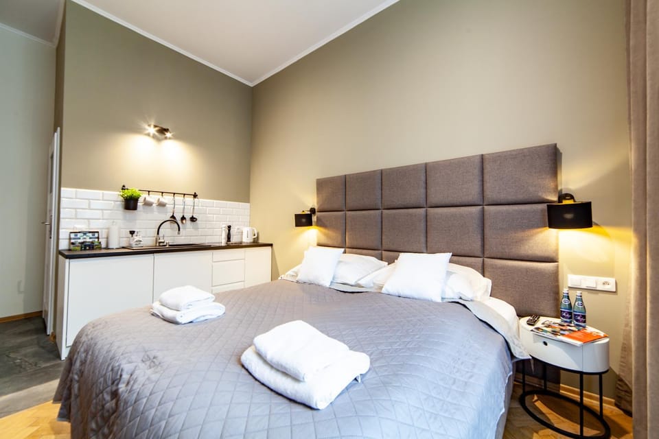 Bed, Kitchen or kitchenette, Photo of the whole room, Bedroom
