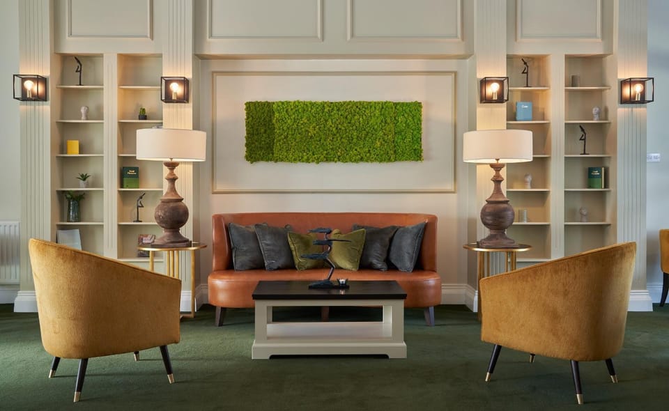 Lounge or bar, Seating area