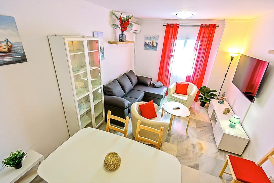 TV and multimedia, Living room, Seating area, Dining area