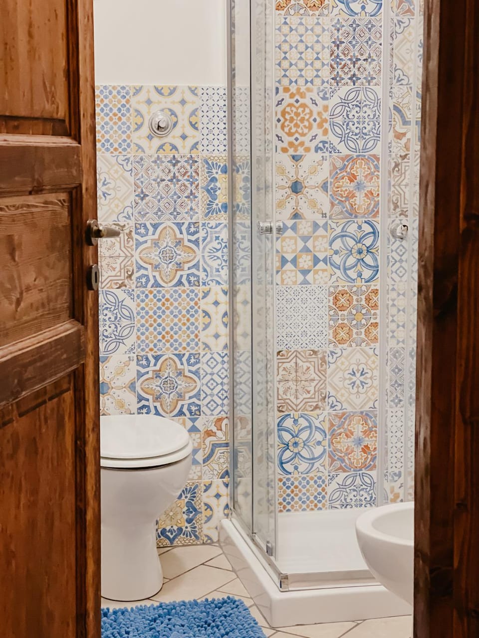 Shower, Toilet, Bathroom, Bath