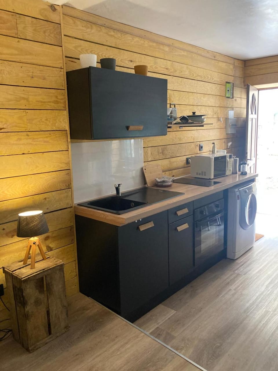 Ambiance chalet T1 bis cosy pour 5 personnes avec patio à 25 mn des plages Apartment in Pézenas