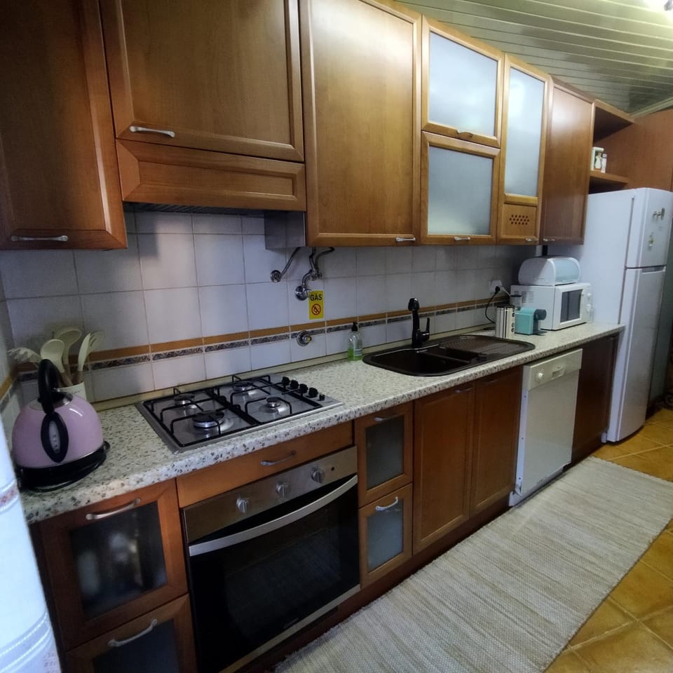 Kitchen or kitchenette, dishwasher, minibar, pet friendly, stove, toaster