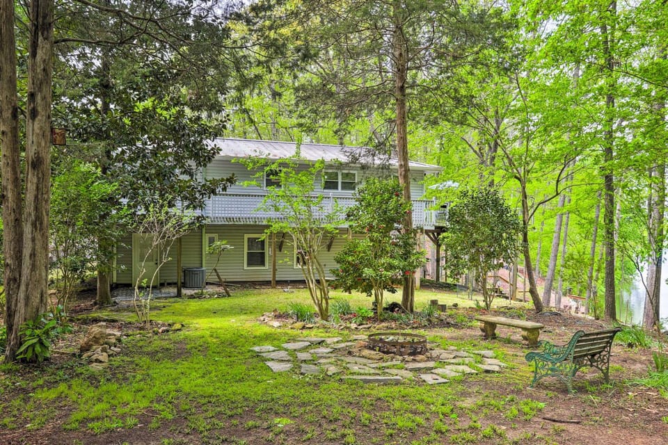 Dock + Fire Pit: Lakefront Living in Abbeville! House in South Carolina