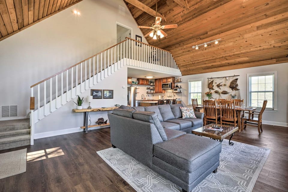 Lakefront Eatonton Home: Boat Dock + Fire Pit House in Lake Sinclair