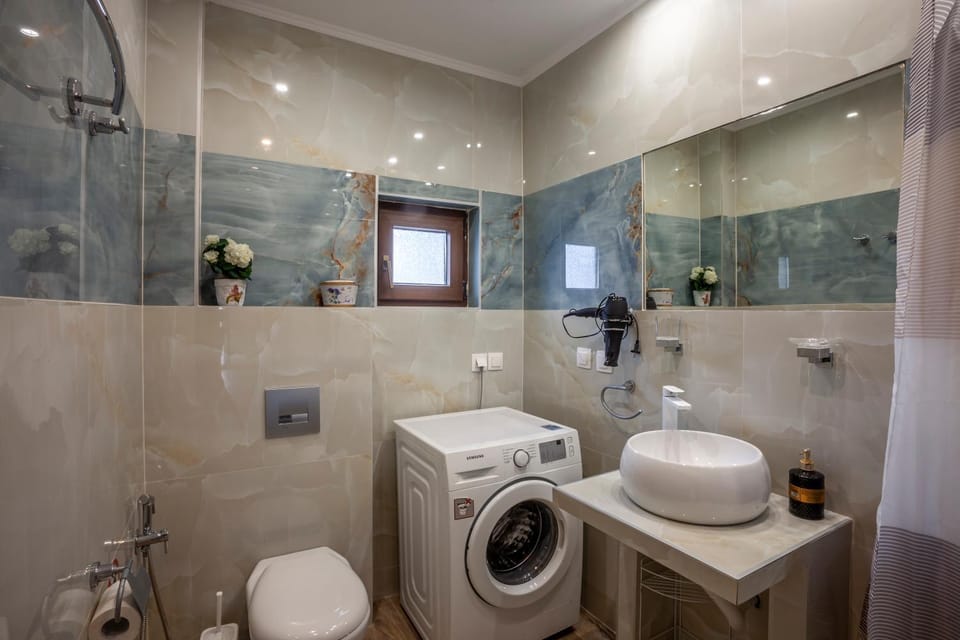 Toilet, Bathroom