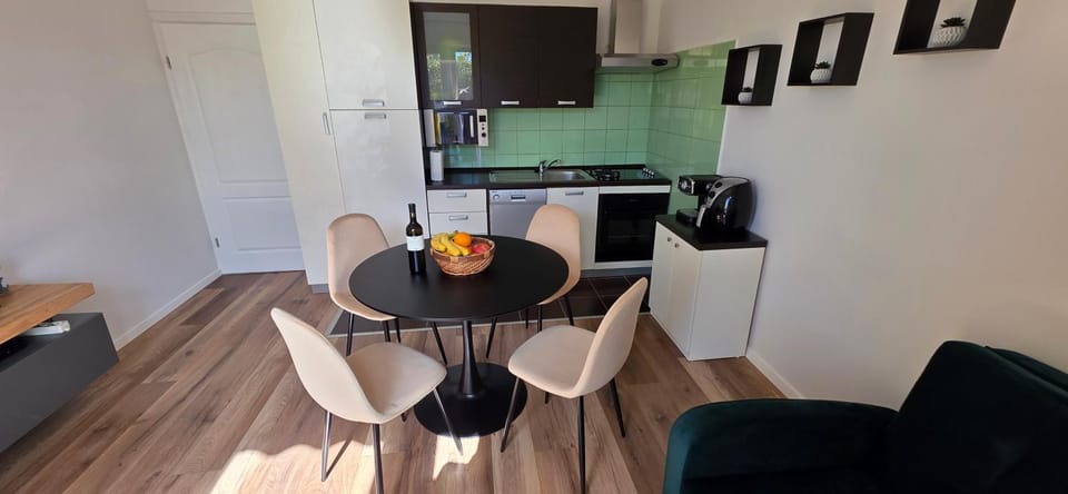 Communal lounge/ TV room, Kitchen or kitchenette, Dining area