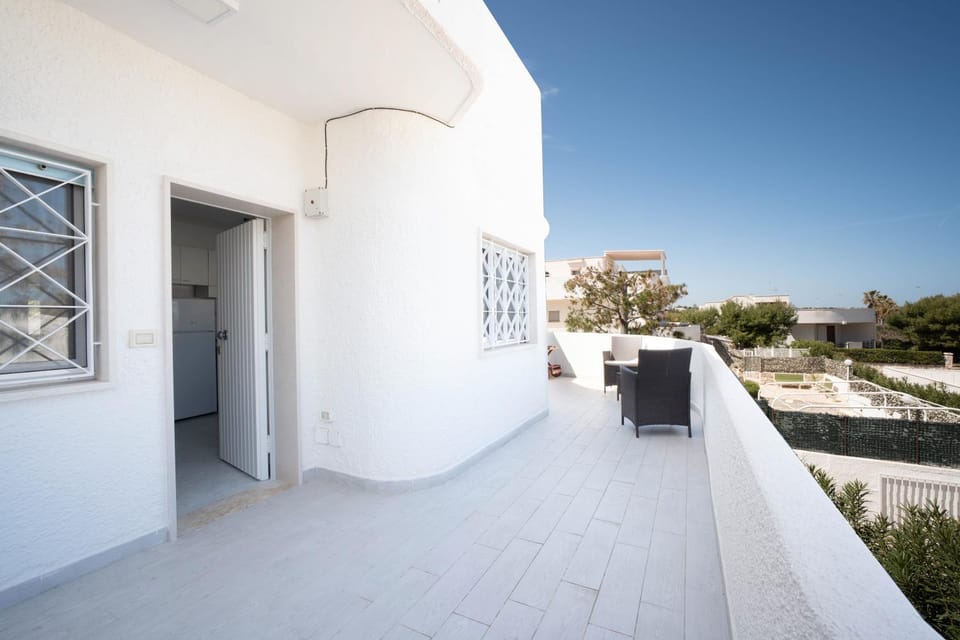 Facade/entrance, Balcony/Terrace
