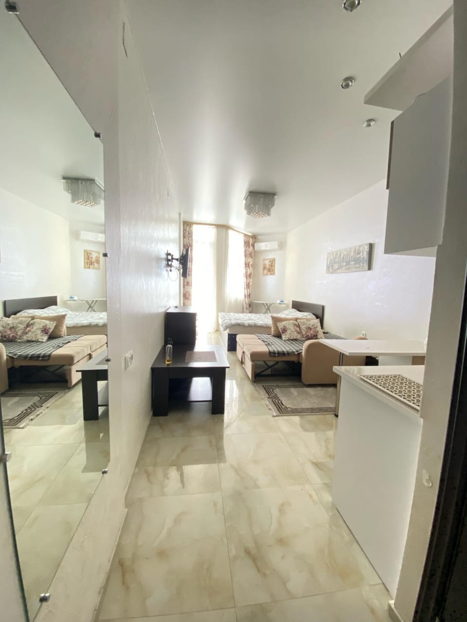 Bed, TV and multimedia, Kitchen or kitchenette, Living room, Photo of the whole room, Seating area, Bedroom