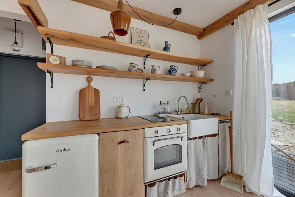 Coffee/tea facilities, Kitchen or kitchenette, Communal kitchen