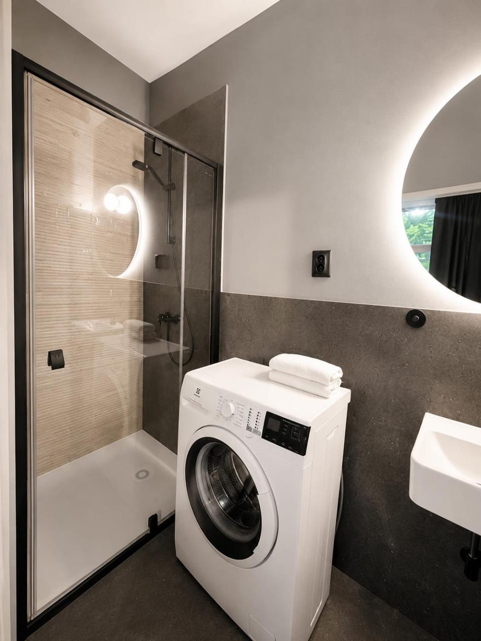 Shower, Bathroom, dryer