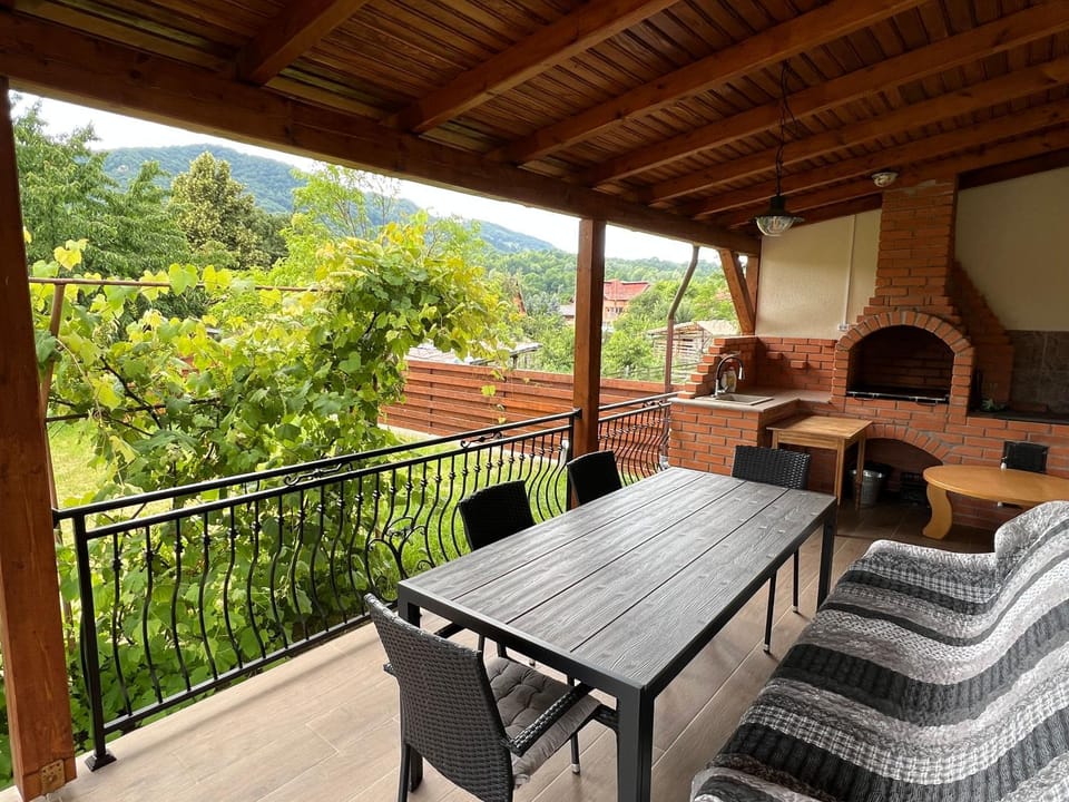 BBQ facilities, Balcony/Terrace, Garden view