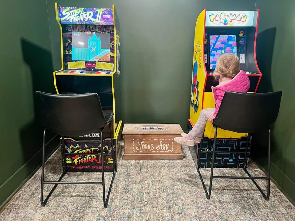 Spacious Home Near Ark, Perfect for 12 Guests House in Williamstown