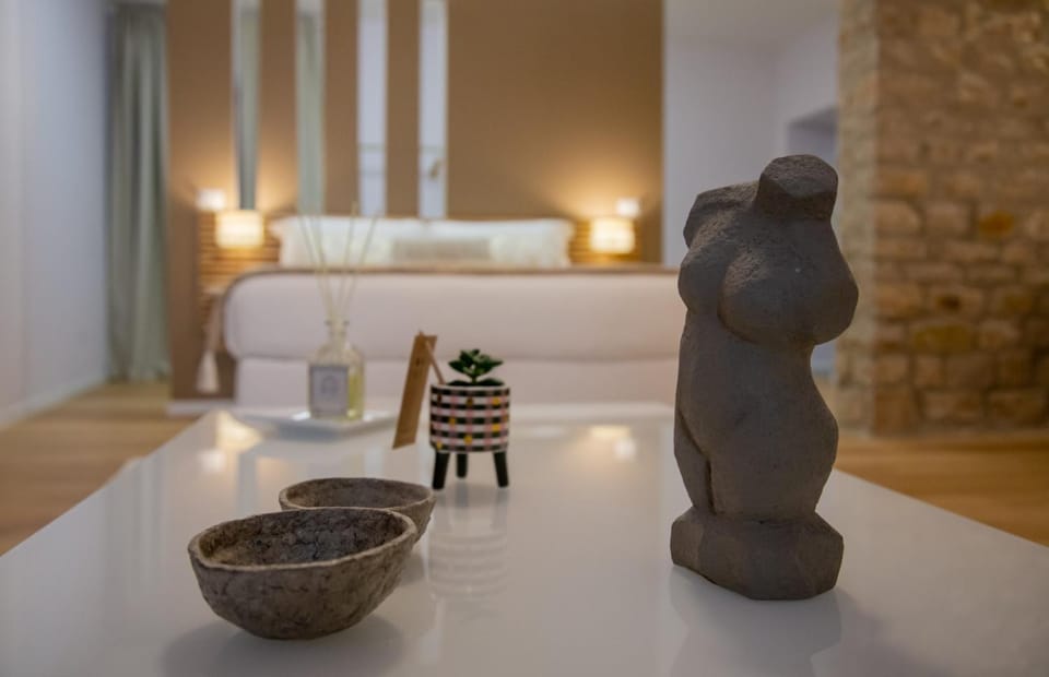 Photo of the whole room, Decorative detail