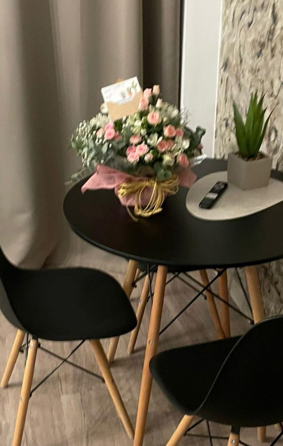 Living room, Decorative detail, Seating area, Dining area