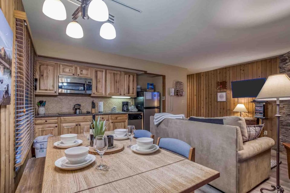 Ski House 144 - Meredith Lodging House in Bend