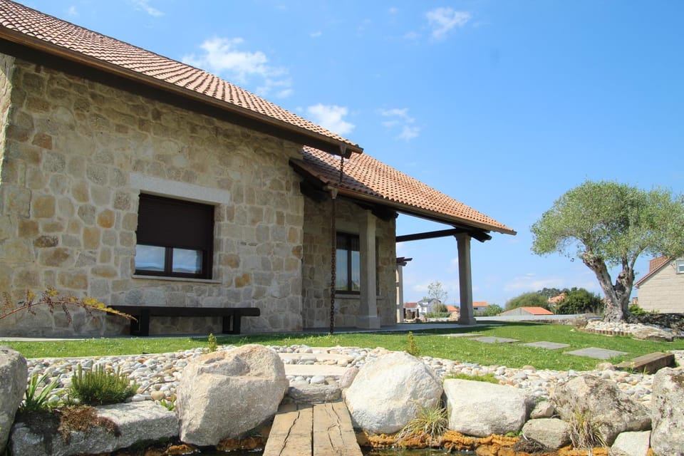 Property building, Facade/entrance, Garden