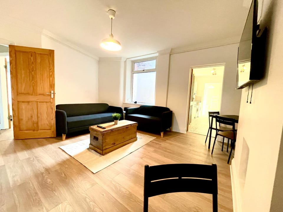 Living room, Lounge or bar