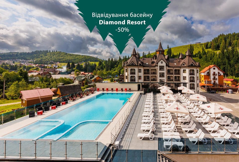 Mountain view, Pool view, Swimming pool, sunbed