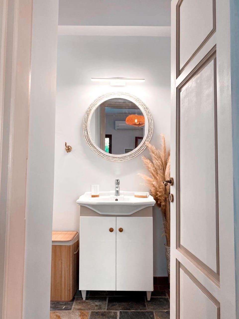 Bathroom, heating