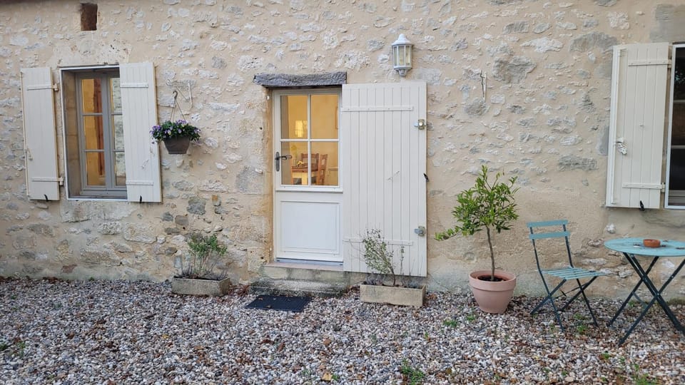 Les Bouges Apartment in Nouvelle-Aquitaine