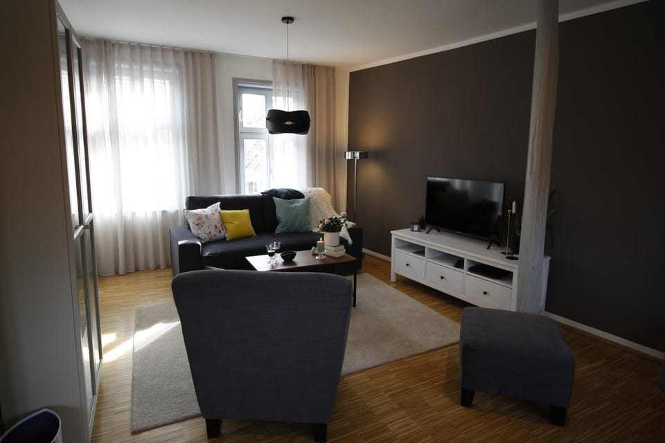 Communal lounge/ TV room, TV and multimedia, Living room, Seating area