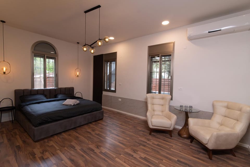 Living room, Photo of the whole room