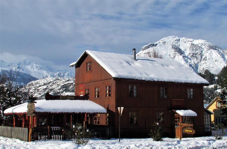 Property building, Facade/entrance, Day, Natural landscape, Winter, Mountain view