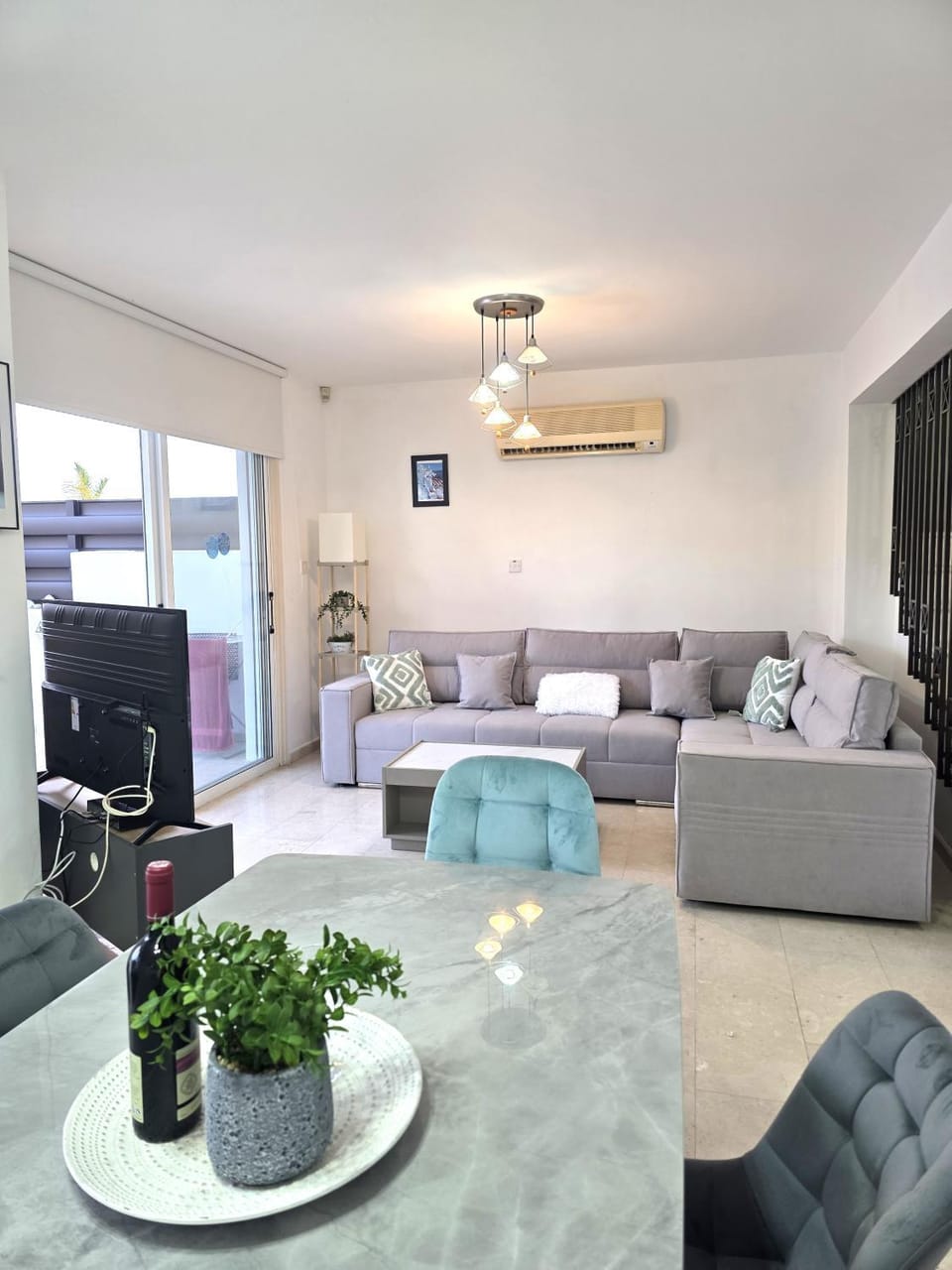 TV and multimedia, Living room, air conditioner