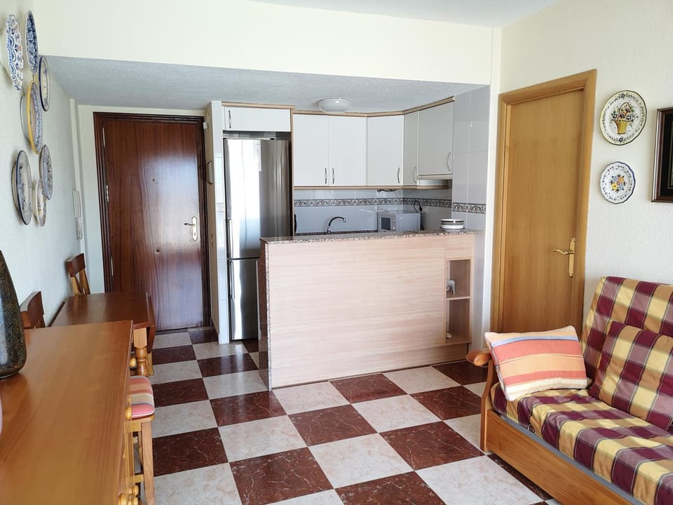 Kitchen or kitchenette, Living room