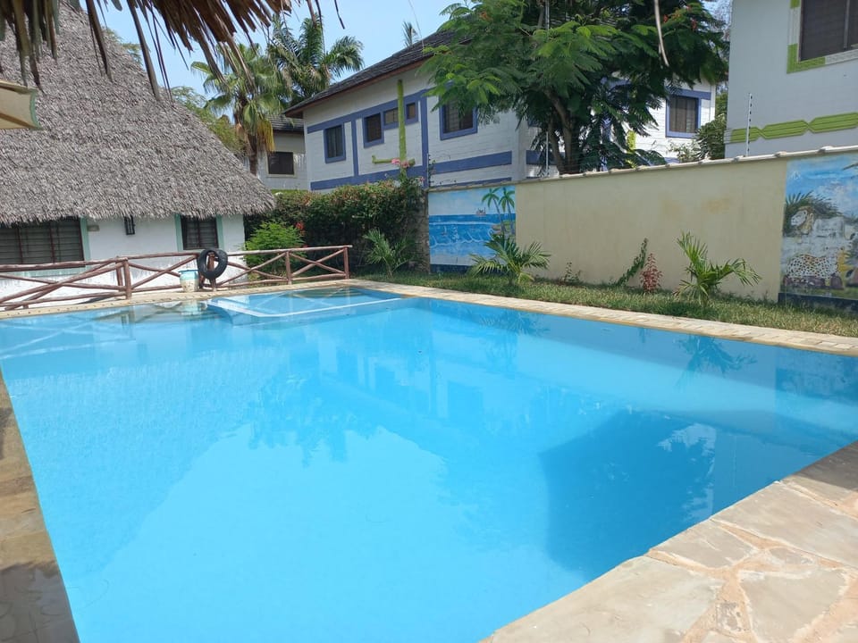 The New Muna House - 2 bedroom ensuite house. House in Diani Beach