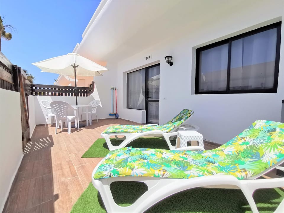 Off site, Balcony/Terrace, sunbed