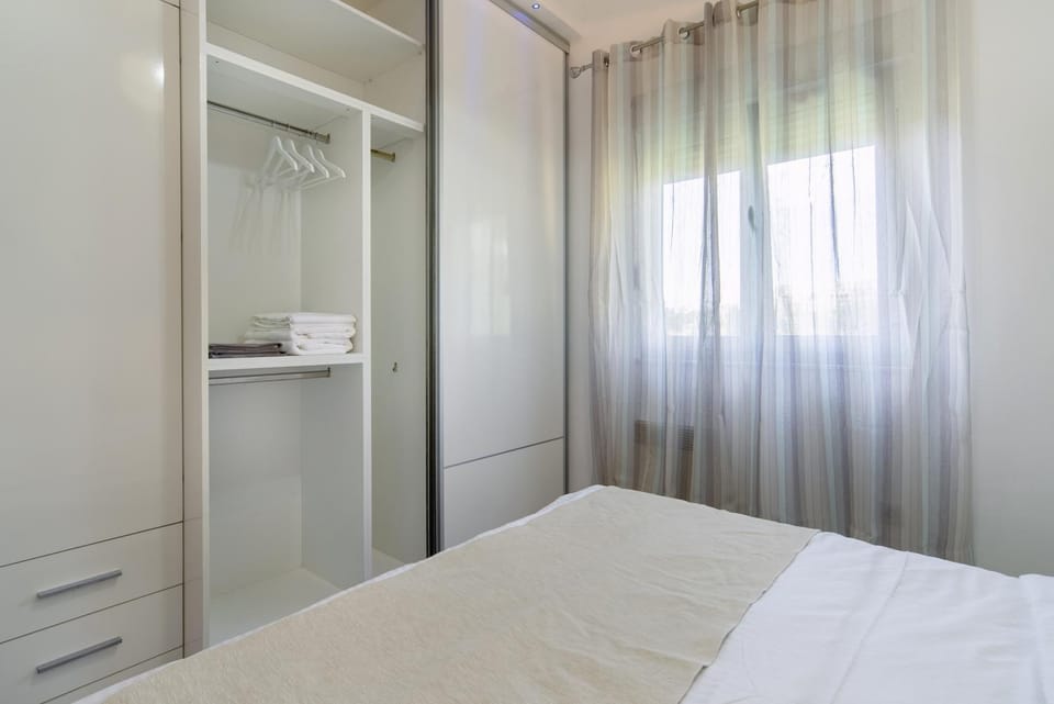 Bedroom, wardrobe