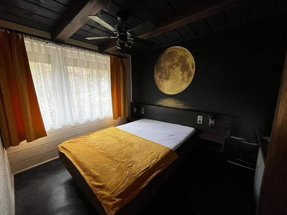 Bed, Bedroom