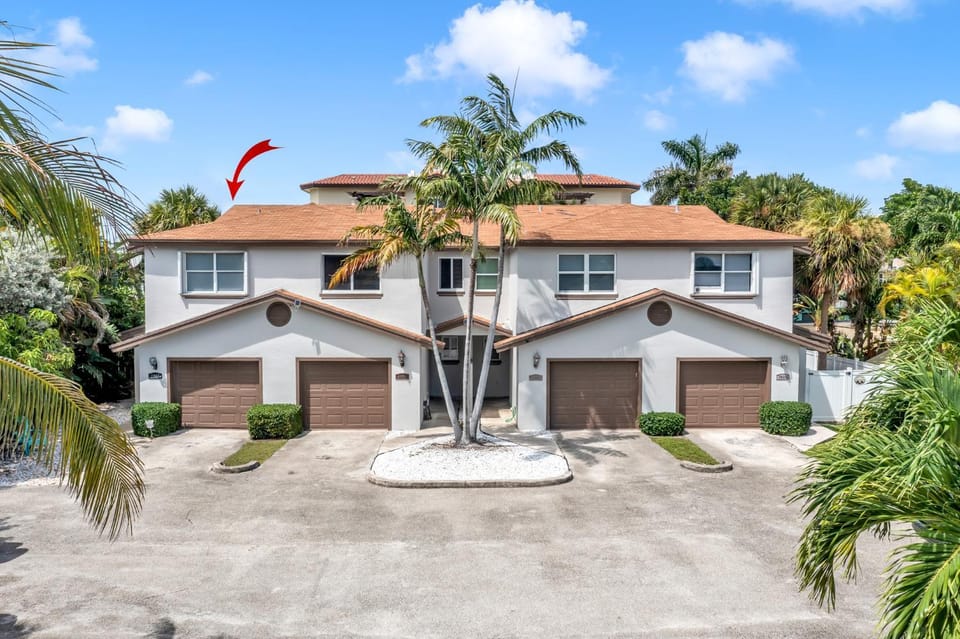 Lux 3 bedroom townhouse 1 block from the beach House in Deerfield Beach