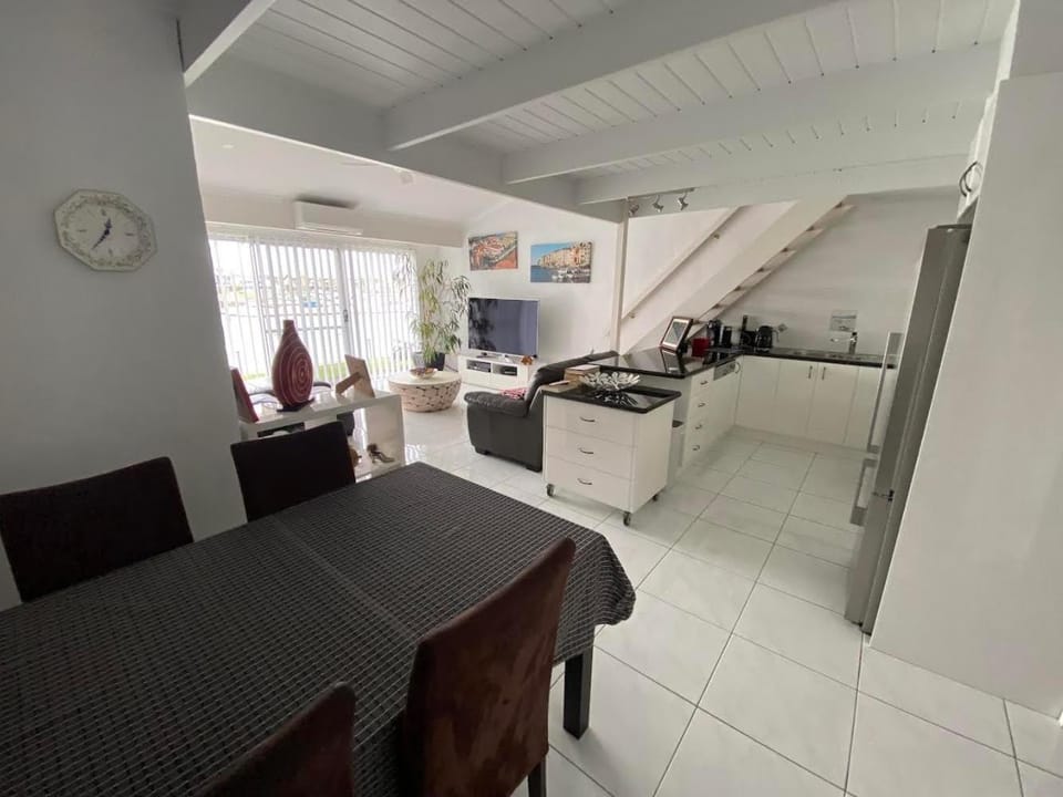 Port Lincoln Marina Waterfront Apartment Apartment in Port Lincoln
