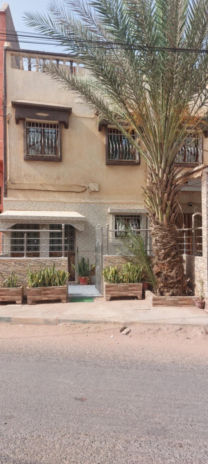 Property building, Restaurant/places to eat, Breakfast