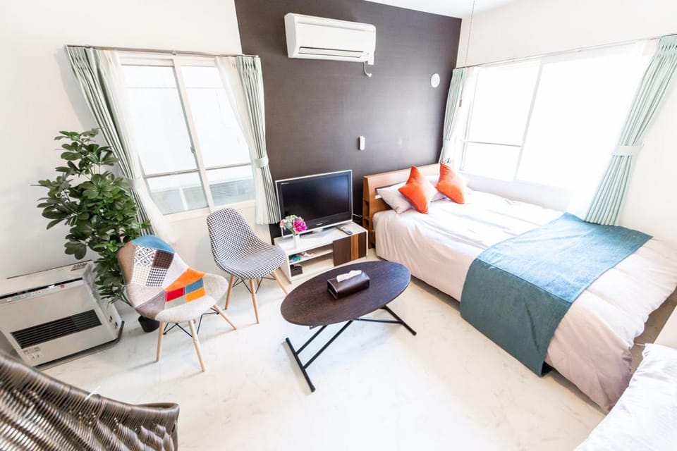 Bed, Living room