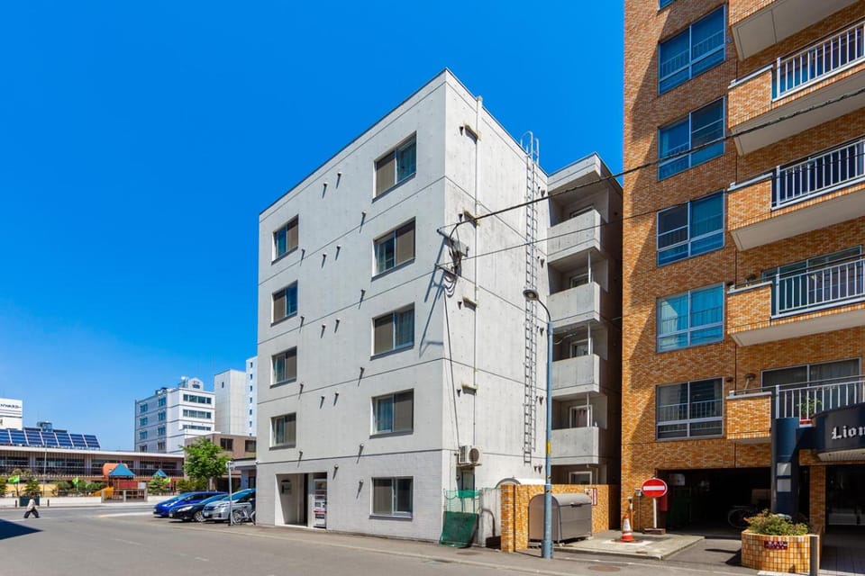 Property building, Day