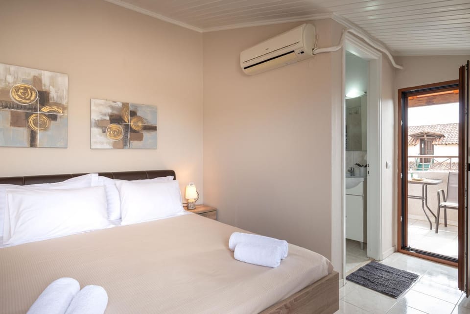Bed, Photo of the whole room