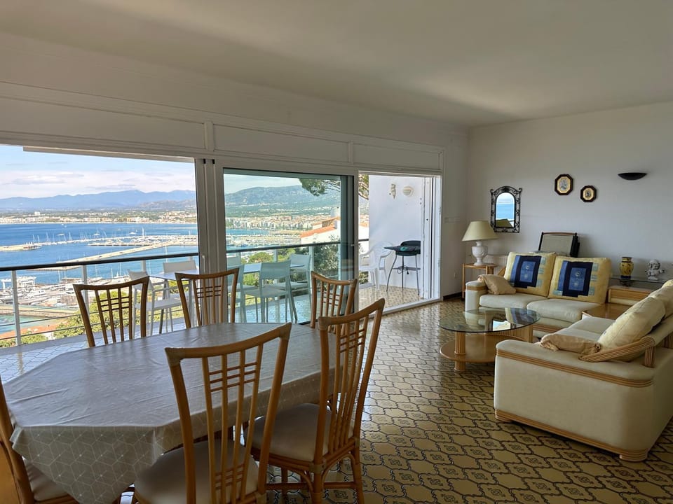 Dining area, Sea view