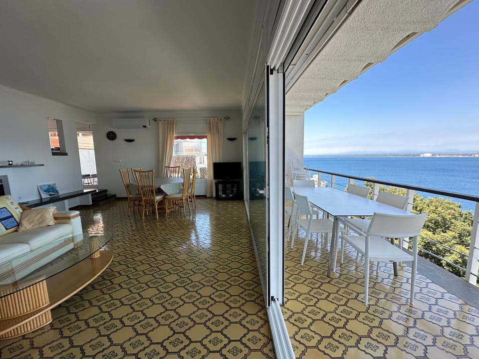 Dining area, Sea view