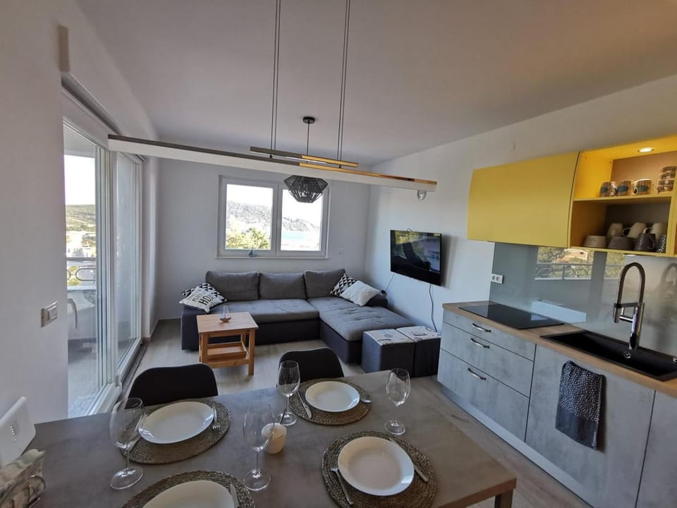 Kitchen or kitchenette, Living room, Dining area