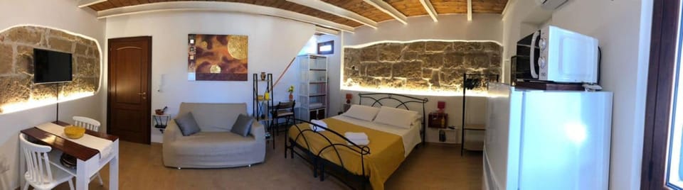 Property building, Bathroom, View (from property/room), Living room, Bedroom, Food, locker, VIP, kitchen
