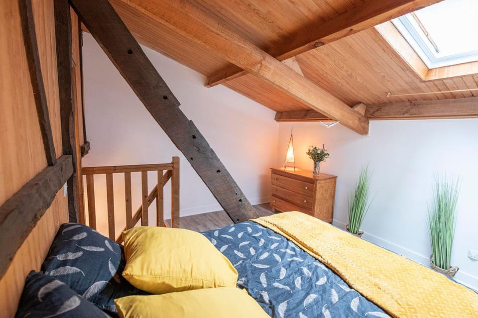Bed, Bedroom