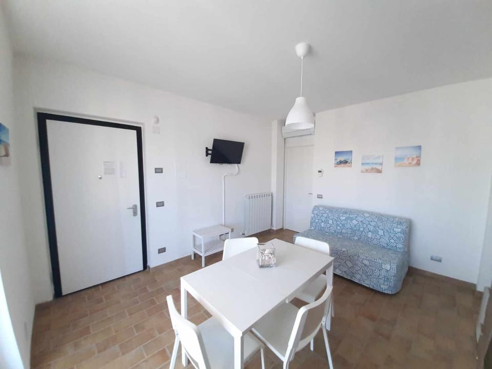 R19 - Bilocale in residence con piscine Apartment in Marche