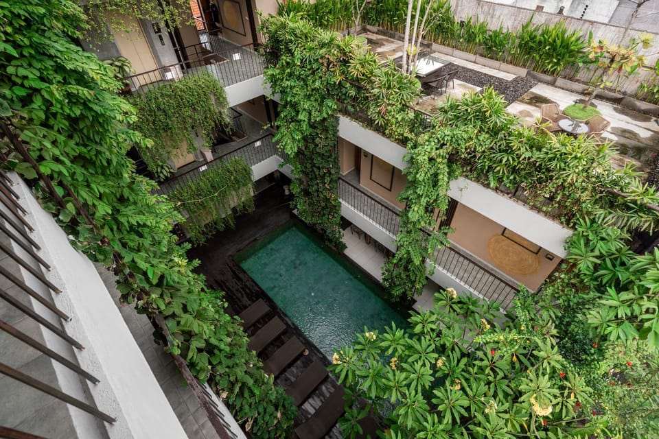Property building, Swimming pool
